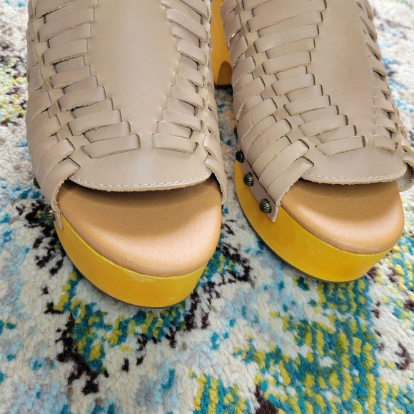 NWT Dingo 100% Leather Tan Woven Platform Women's Summer Heels, Size 9.5 - Picture 4 of 10